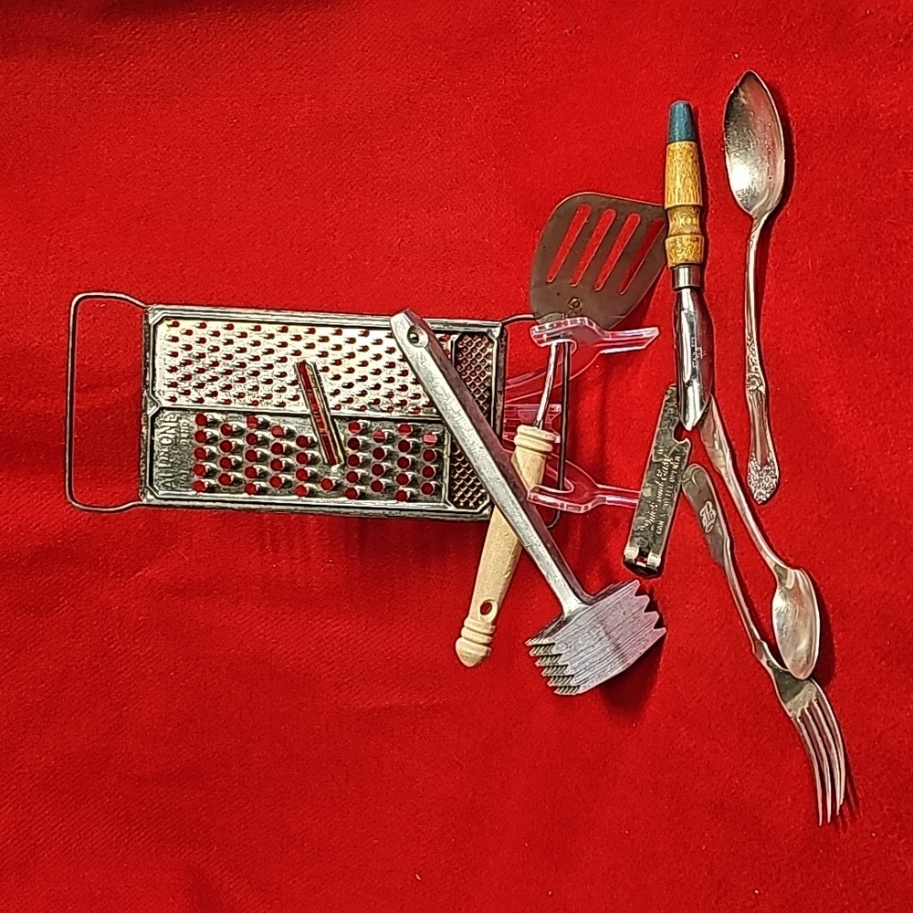 8 pcs of Antique VTG Kitchenware  Drawer Clean Out LOT